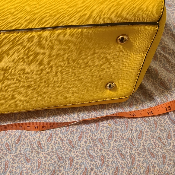 Yellow bag - Picture 11 of 16